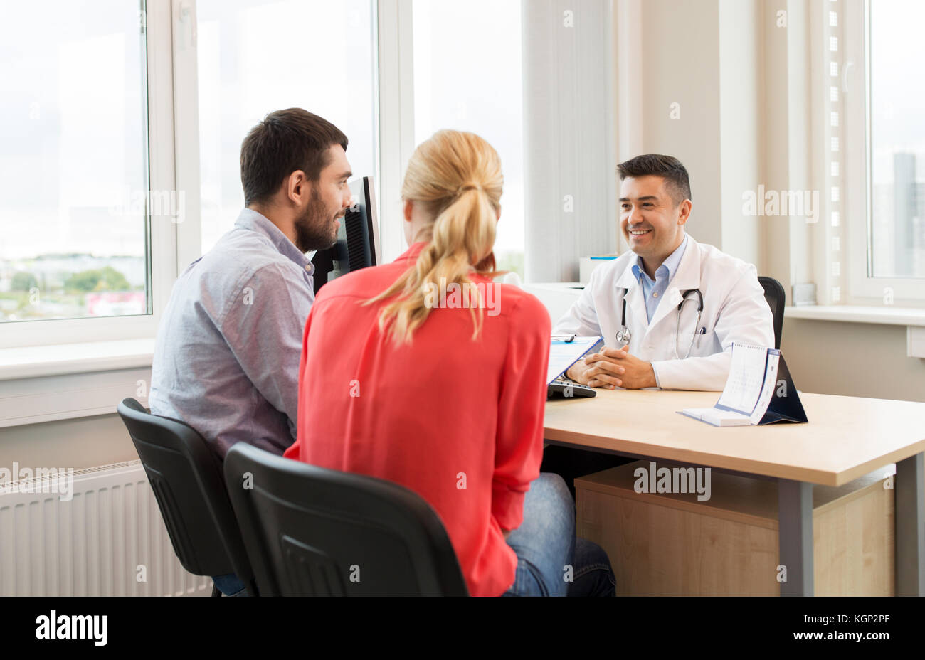 Paar Besuch Doktor bei Familie Planung Klinik Stockfoto