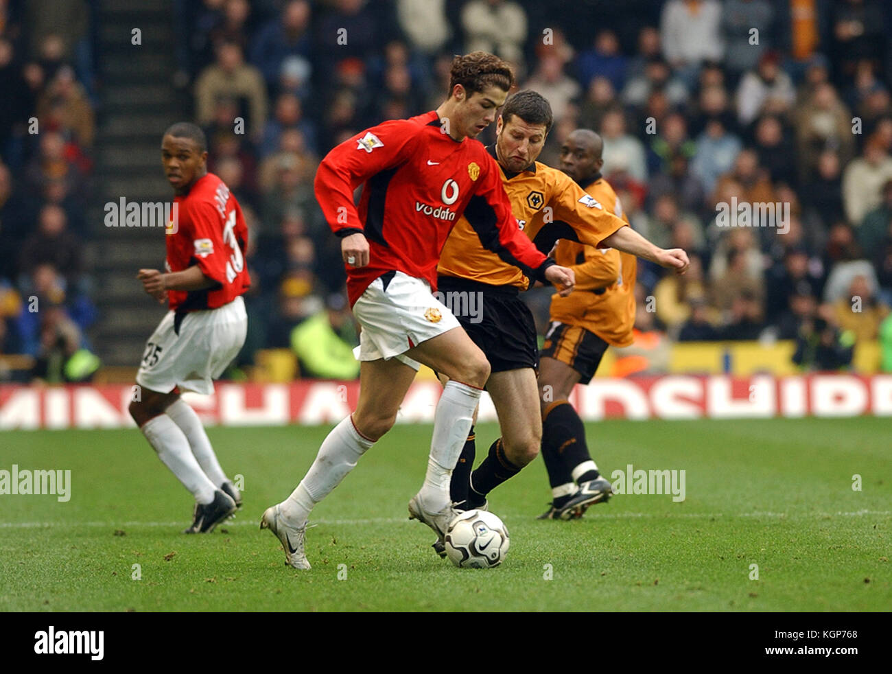 Fußballer Cristiano Ronaldo und Denis Irwin Wolverhampton Wanderers v Manchester United 17. Januar 2004 Stockfoto