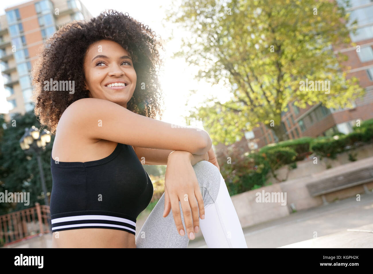 Portrait von Fitness Mädchen im Training Outfit Stockfoto