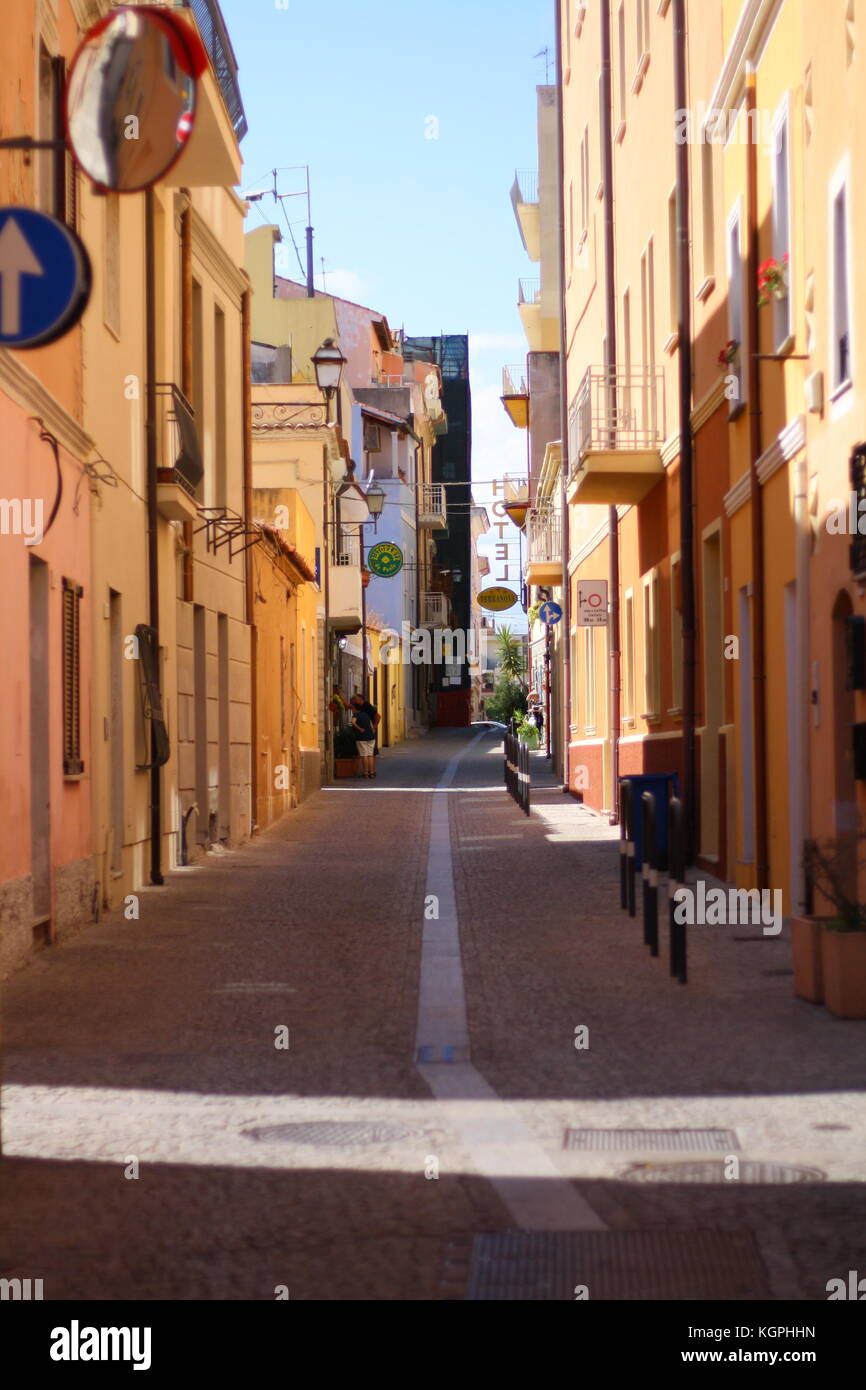 Eine ruhige Straße n den Nachmittag in Olbia, Sardinien, Italien Stockfoto