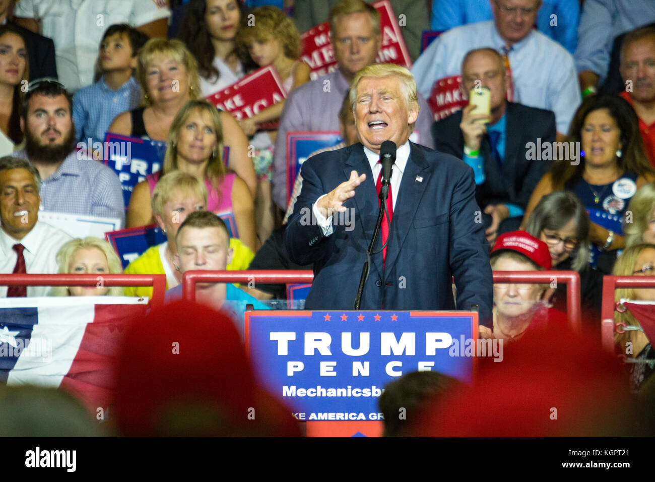 Mechanicsburg, Pa - 1. August 2016: Der republikanische Präsidentschaftskandidat Donald j Trumpf auf der Kampagne Spur in Pennsylvania sprechen mit einer Masse von-Support Stockfoto