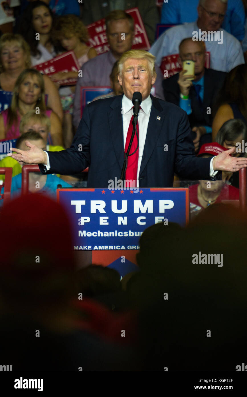 Mechanicsburg, Pa - 1. August 2016: Präsidentschaftskandidaten Donald j Trump sprach mit einer Masse der Verfechter einer politischen Kundgebung. Stockfoto