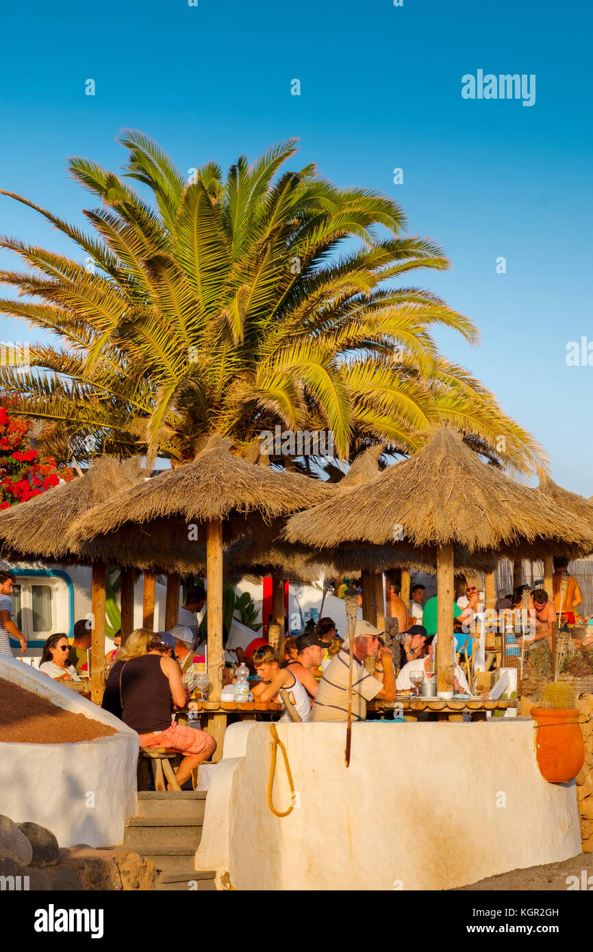 Strandrestaurant. Strand Punta de Papagayo, Playa Blanca. Lanzarote Island. Kanarische Inseln Spanien. Europa Stockfoto