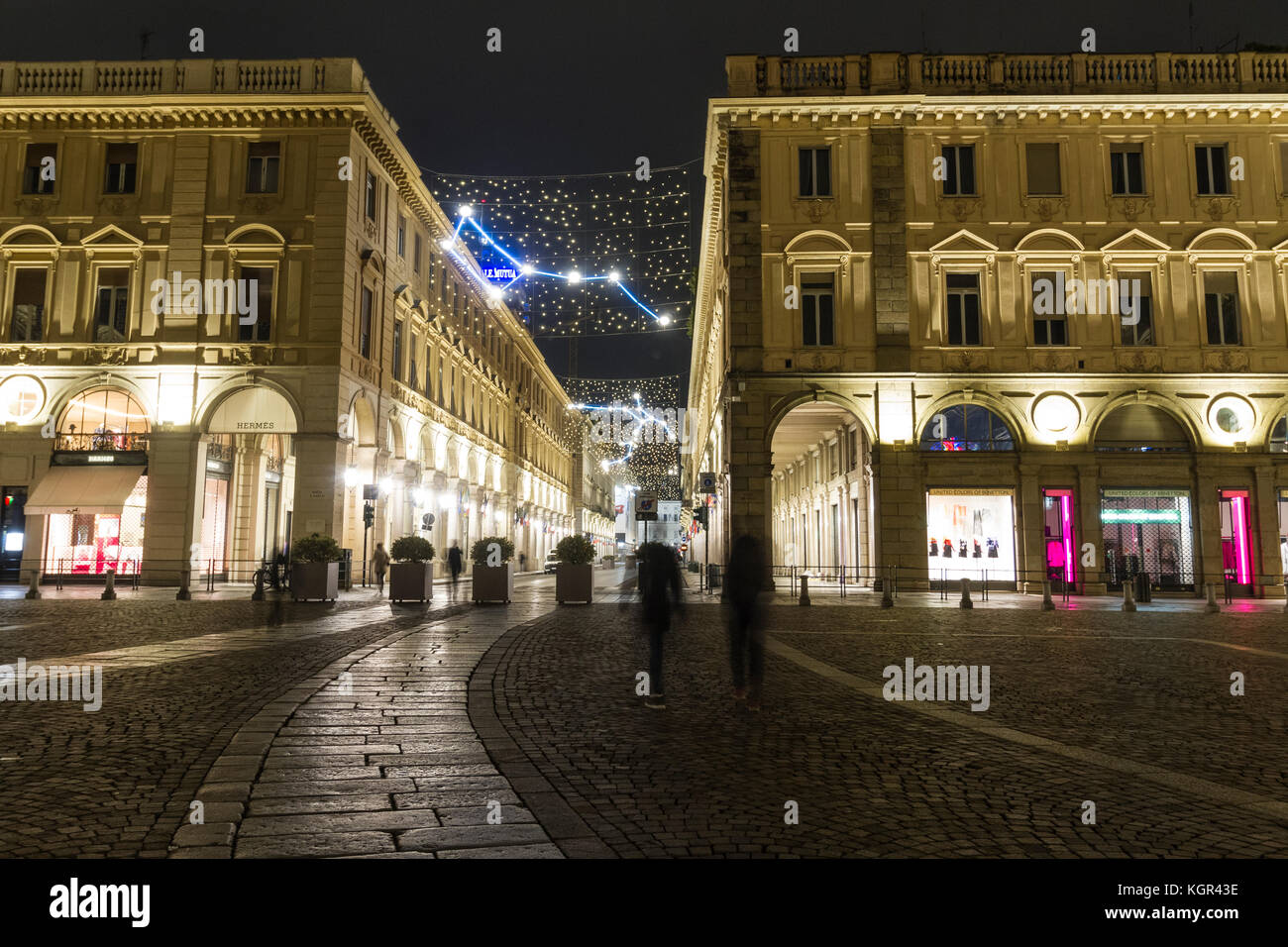 Turin Dowtown mit dem Luci d'Artista in der Via Roma. Stockfoto