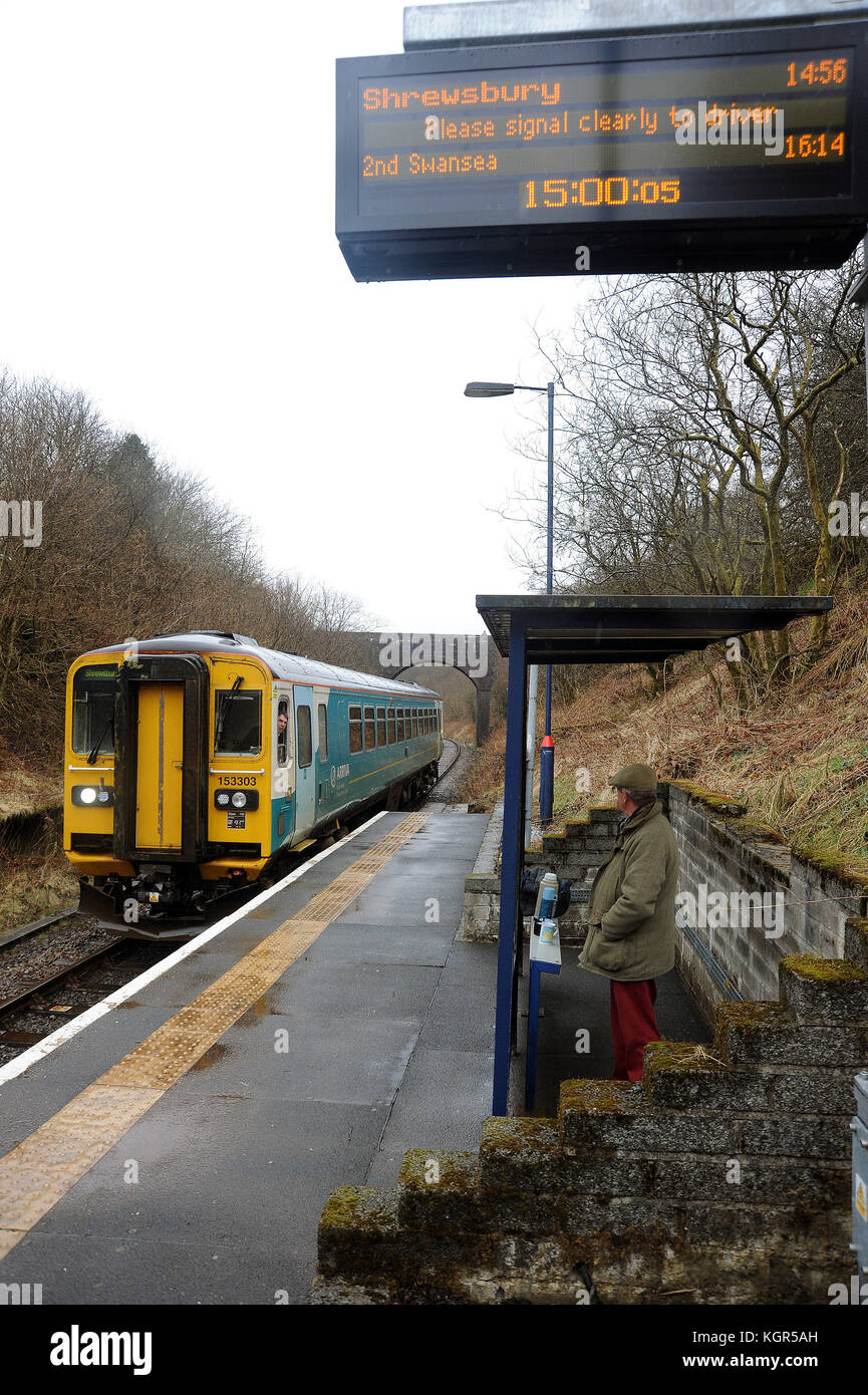 153303 Mit am Zuckerhut mit einem Swansea - Shrewsbury Service. Stockfoto