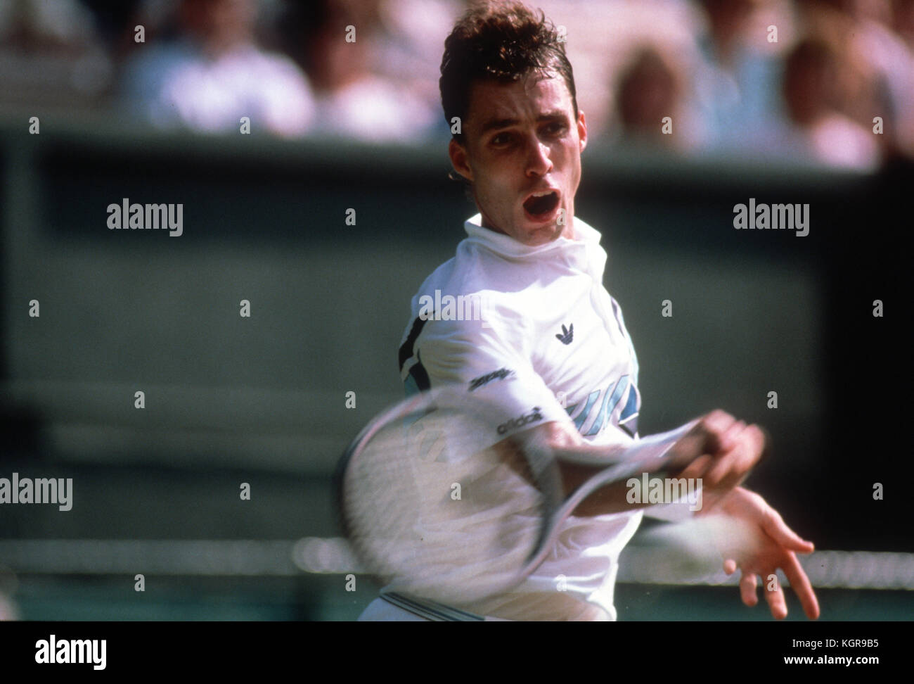 Ivan Lendl Schlagen einer Vorhand bei einem Match in Wimbledon im Jahr 1985. Stockfoto