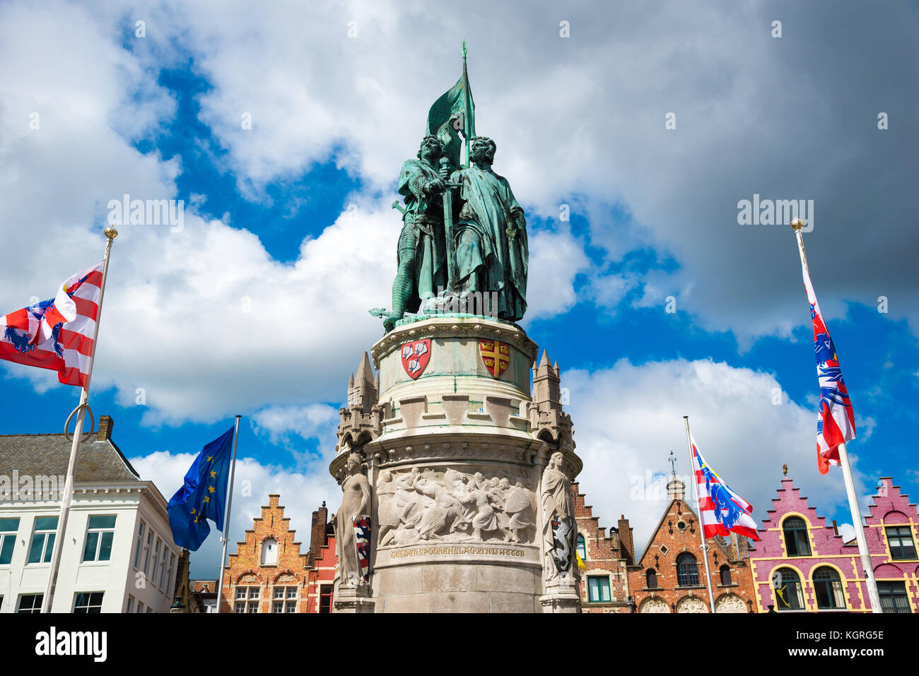 Brügge, Belgien - April 17, 2017: das Denkmal für Jan Breydel und Pieter de Coninck in Brügge, Belgien. Stockfoto