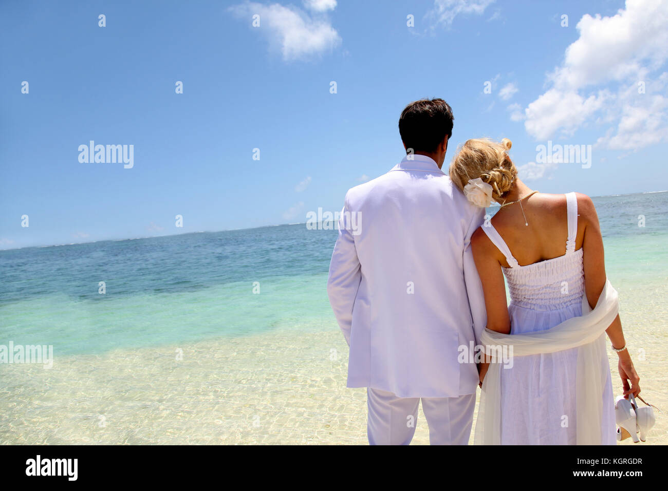 Nur - Ehepaar steht die blaue Lagune Stockfoto