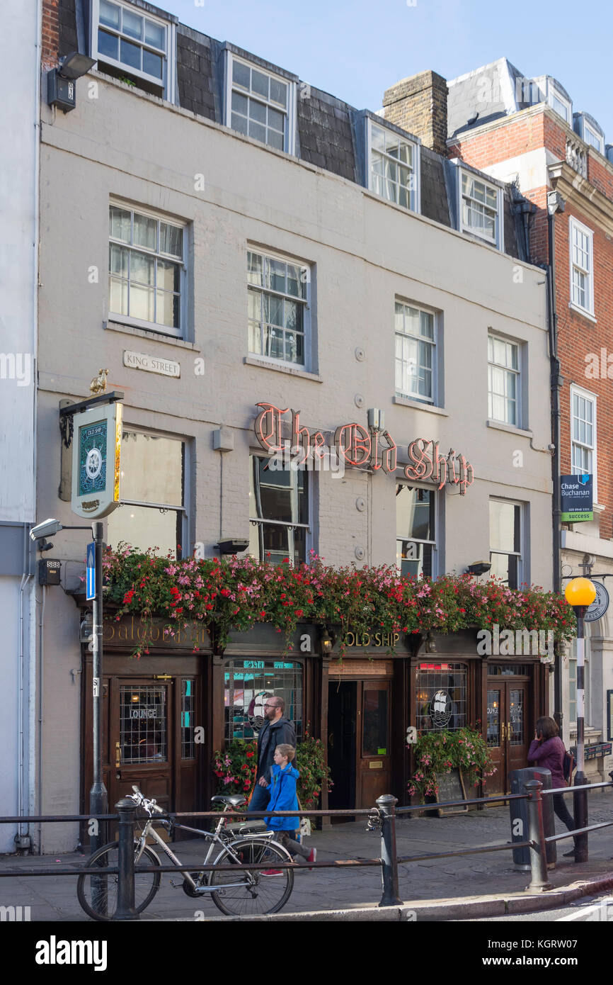 18. Jahrhundert das alte Schiff Pub, King Street, Richmond, London Borough von Richmond upon Thames, London, England, Vereinigtes Königreich Stockfoto