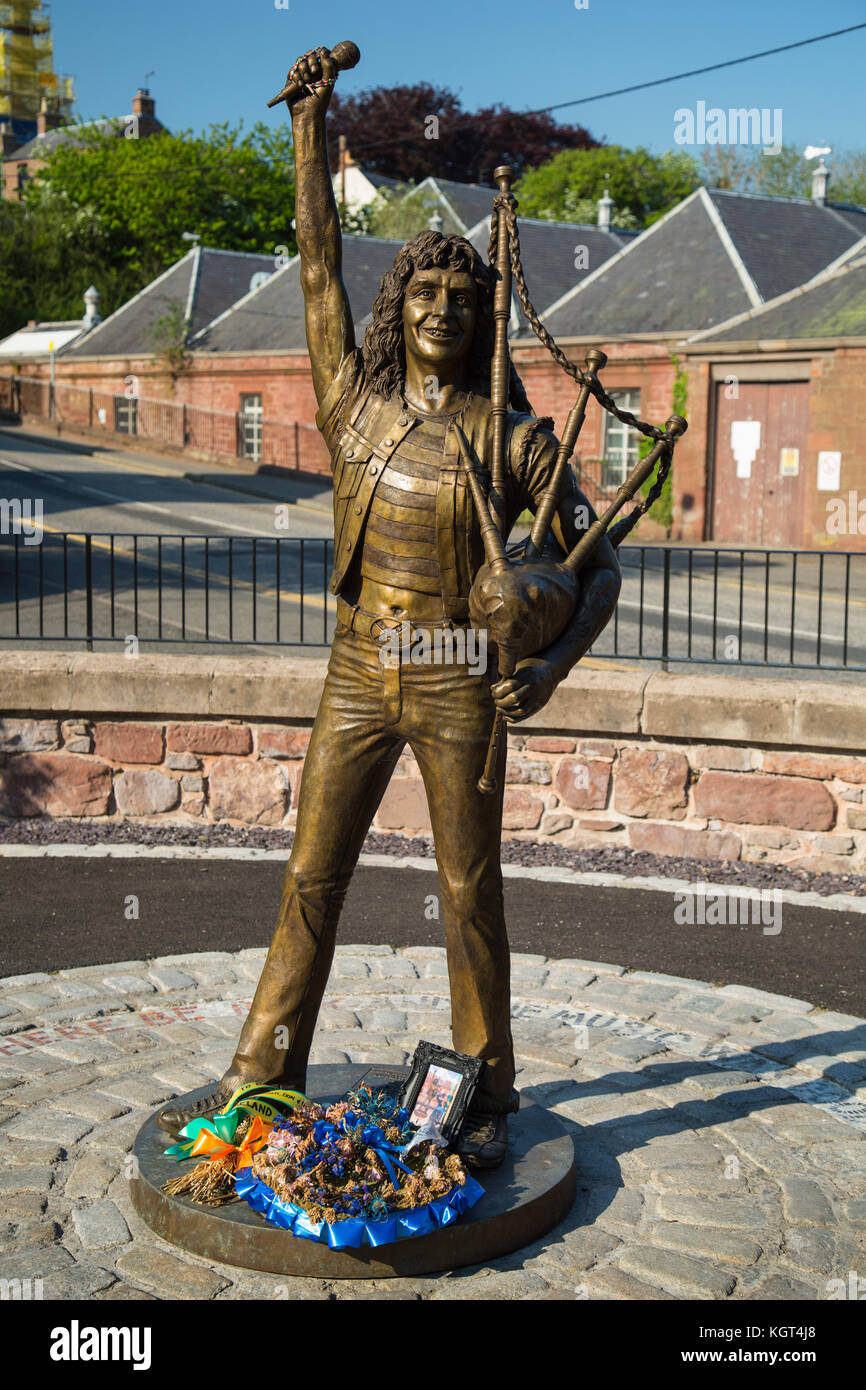 Angus, Schottland, 25. Mai 2017. statue Denkmal für den verstorbenen Sänger von acdc Bon Scott in seinem Geburtsort von kirriemuir in Angus ein Festival ist Schottland Stockfoto