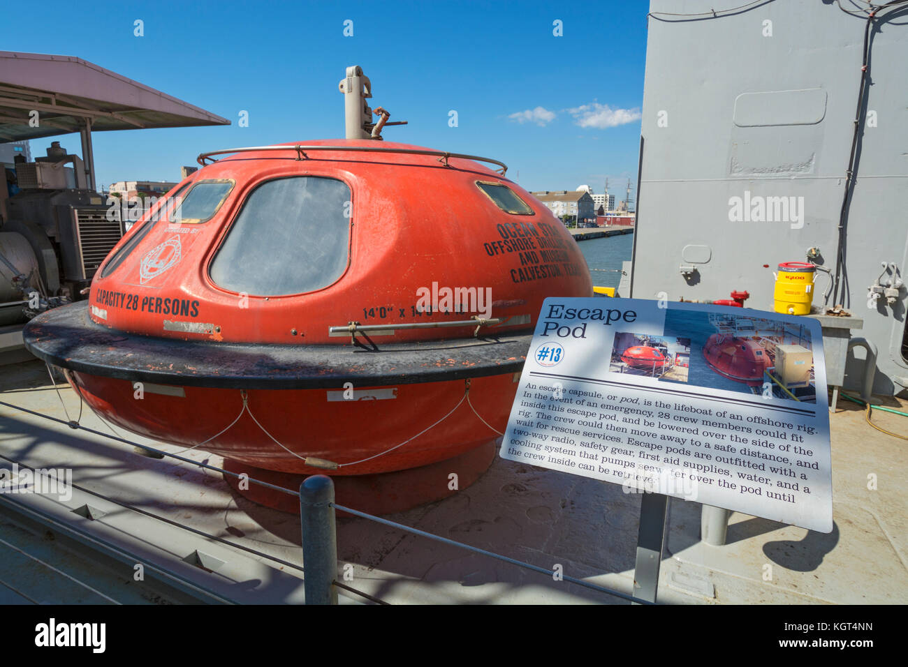 Texas, Galveston, Ocean Star Offshore Drilling Rig Museum and Education Center, Rettungsboot für Rettungskapseln Stockfoto