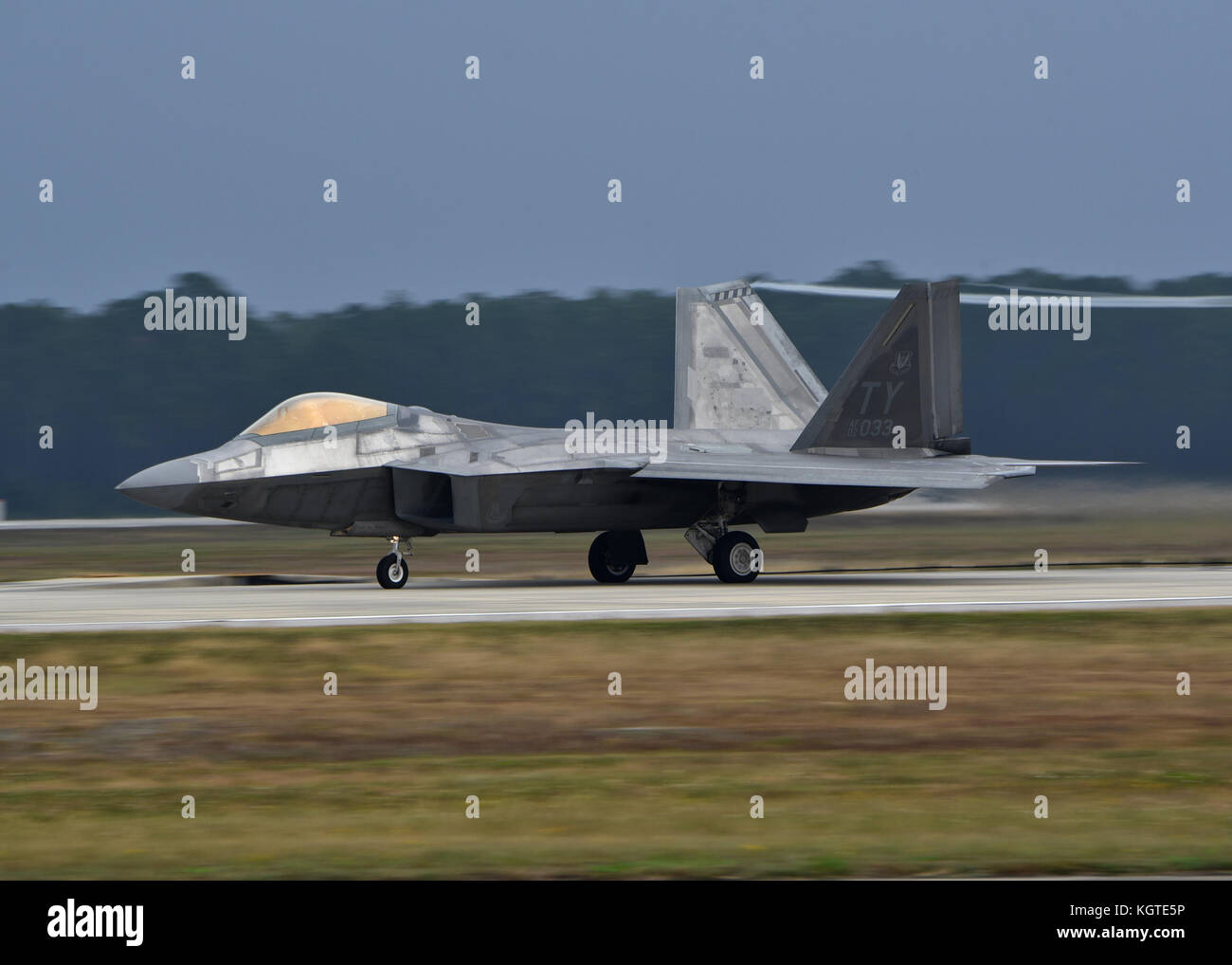 F-22 Raptor ausziehen Stockfoto