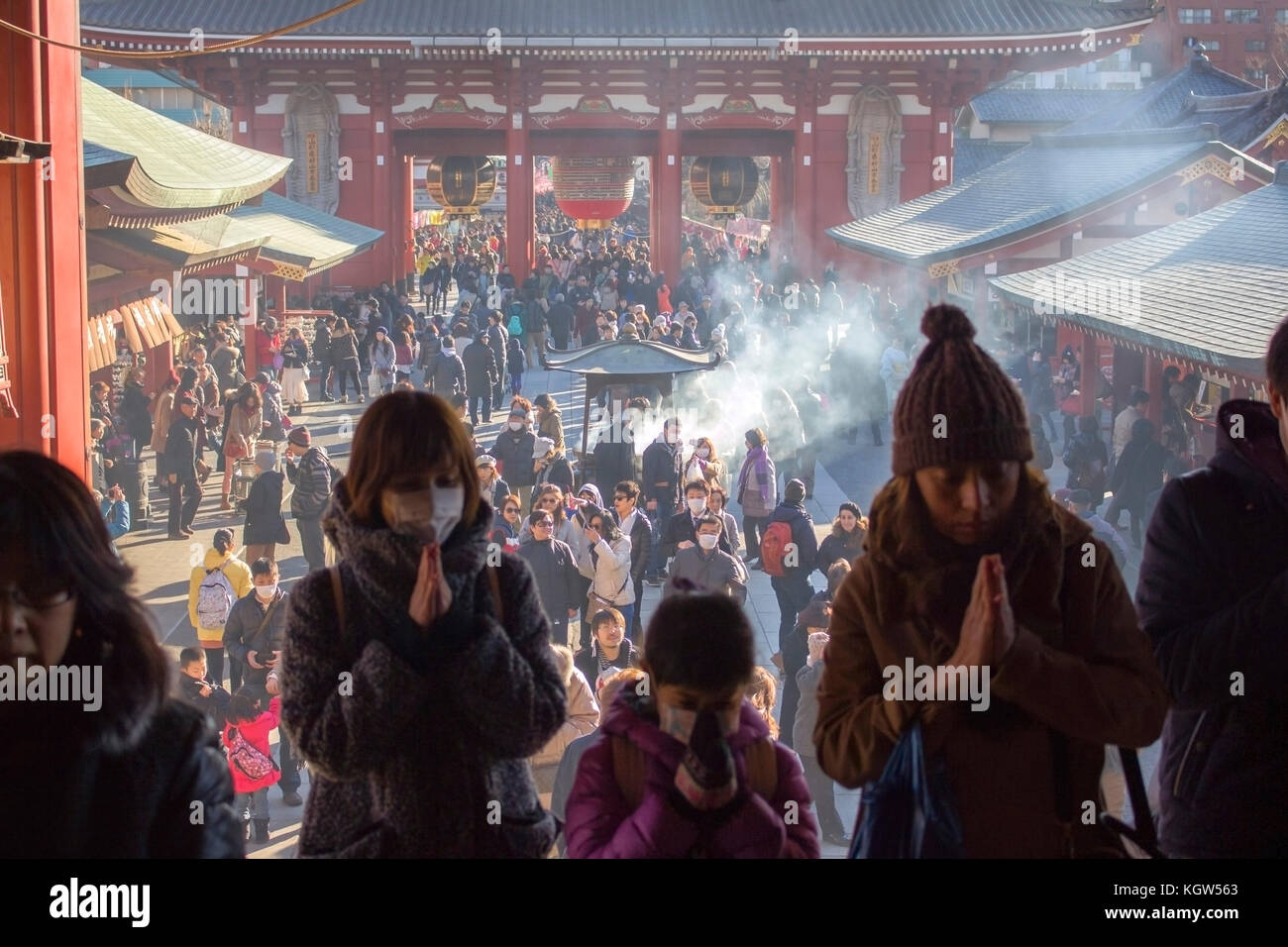 Tokio, Japan - Jan 10, 2015 die Tradition der massiven Gebet Service im neuen Jahr Woche im Sensoji-tempel, Asakusa, für Glück im Comin Stockfoto