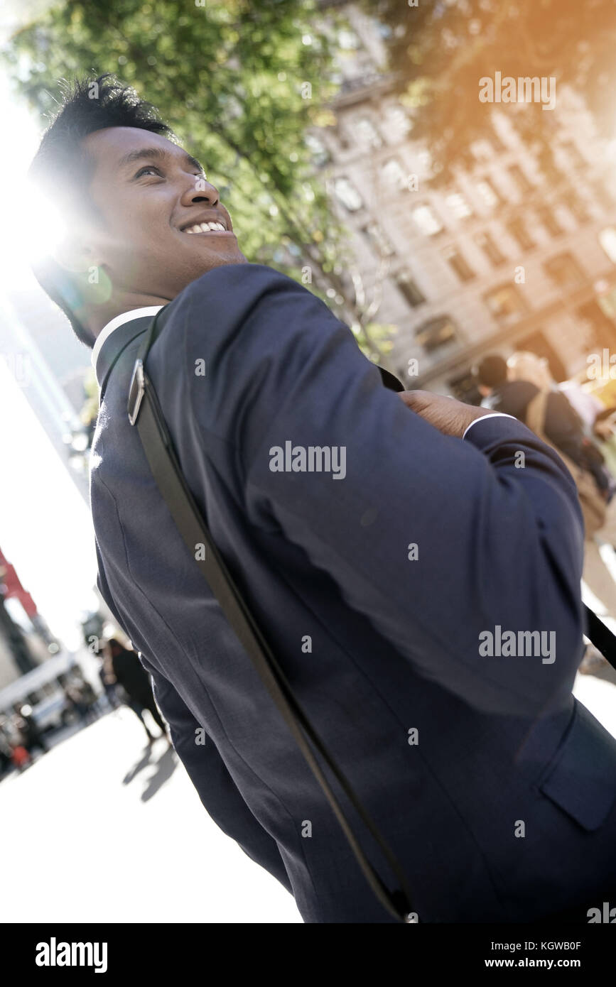 Unternehmer gehen in den Straßen von Manhattan Stockfoto