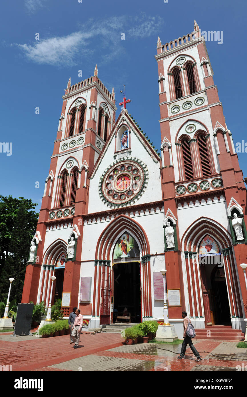 PONDICHERRY, INDIEN - November 2017: Sonntag morgen in der Basilika des heiligsten Herzens Jesu Stockfoto