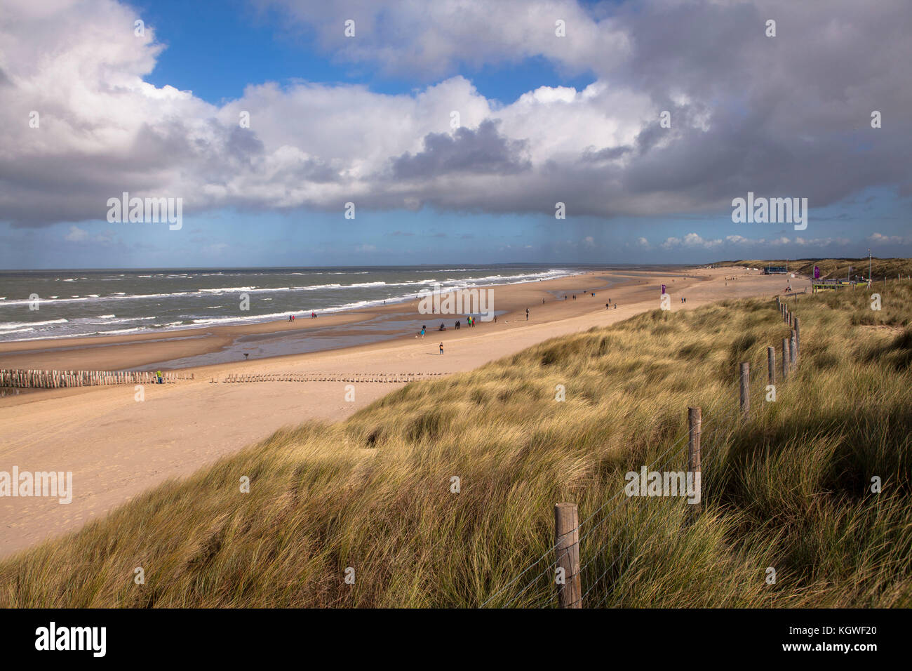 Niederlande, am Strand in Oostkapelle auf der Halbinsel Walcheren. Niederlande, am Strand von Oostkapelle auf Walcheren. Stockfoto