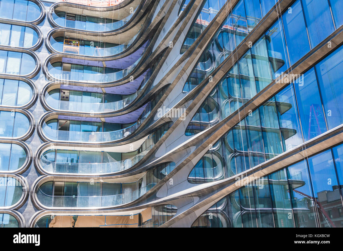 New York USA New York moderne Architektur moderne Bürogebäude mit Blick auf die High Line New York städtischen Park Lower Manhattan New York City usa Stockfoto
