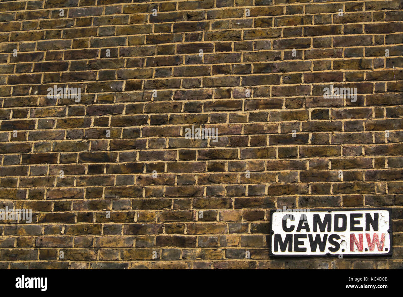 Alte Mauer mit Zeichen der berühmten Stadtteil Camden Town, im Zentrum der Stadt London. Stockfoto