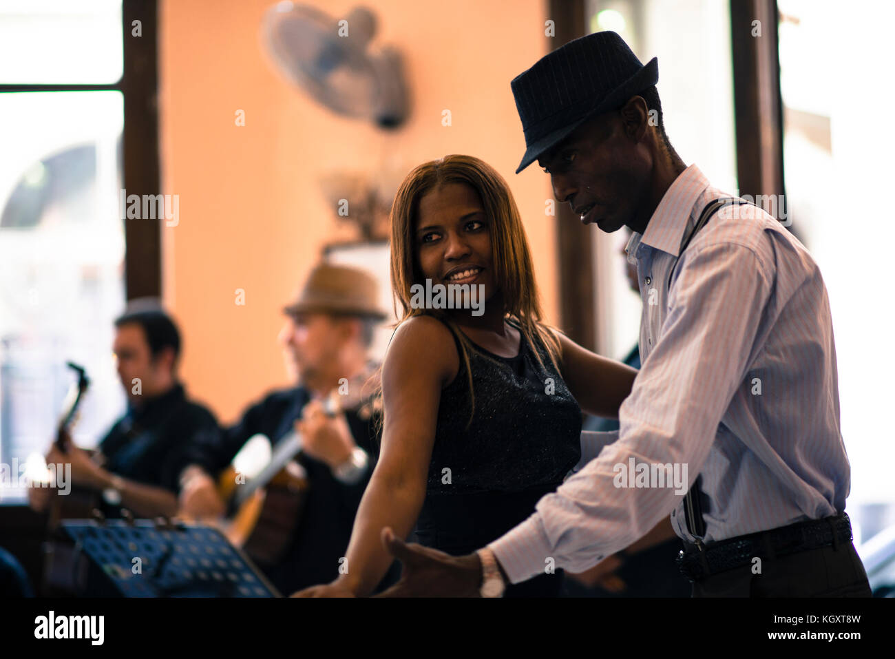 Tänzer Paar in Havanna Kuba restauran Stockfoto