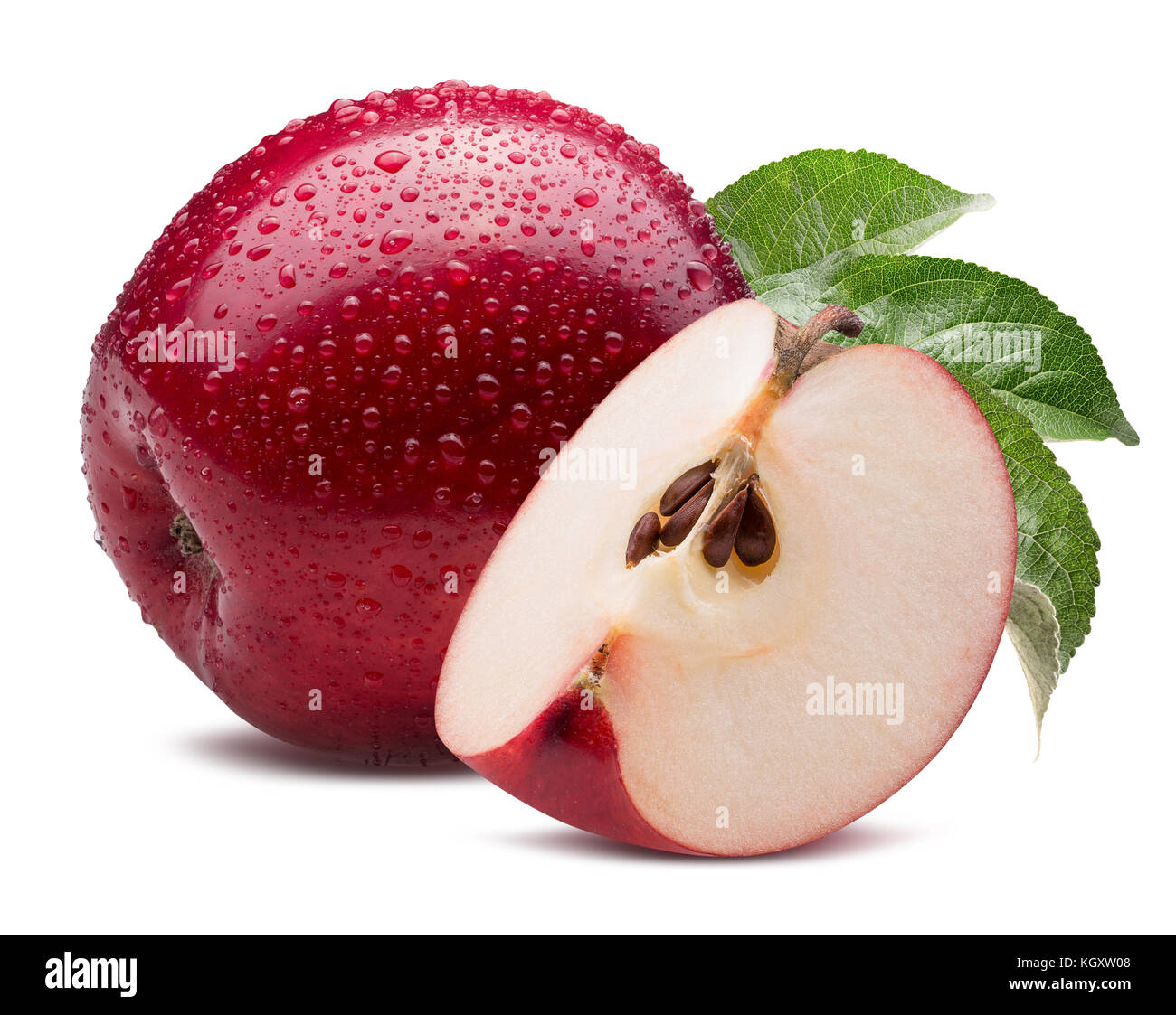 Red Apple mit Slice in Wassertropfen auf einem weißen Hintergrund. Stockfoto