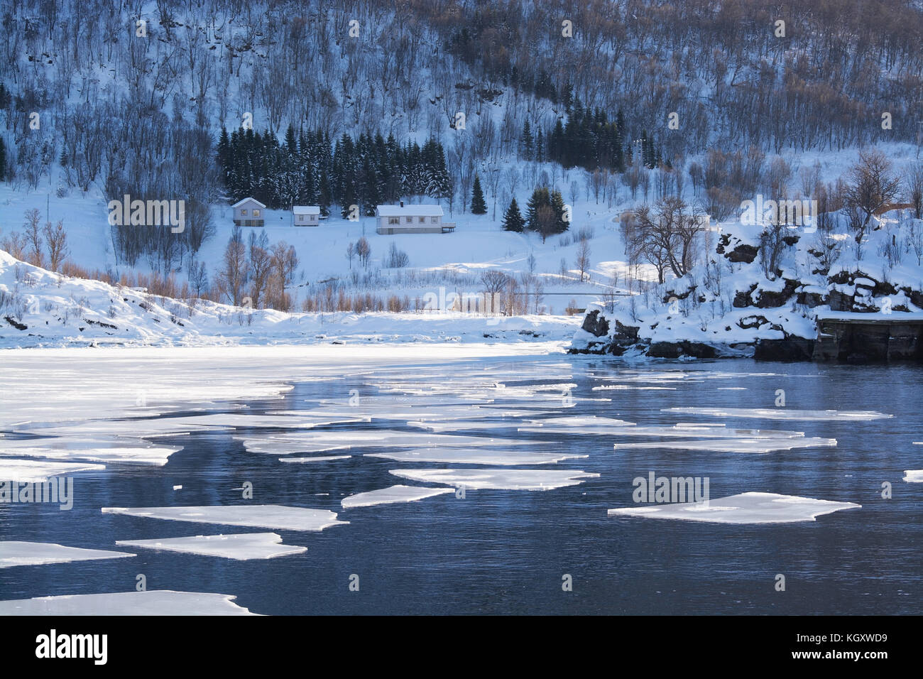 Landcsape in der Region Troms in Norwegen im Winter. Stockfoto