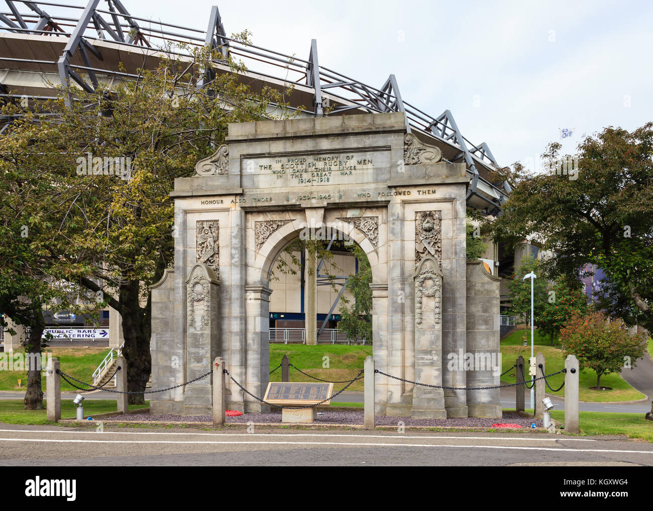 Neben Murrayfield, ein Stadion, ein Kriegerdenkmal, die "der Schottischen Rugby Männer", die ihr Leben in den beiden Weltkriegen gaben. Stockfoto