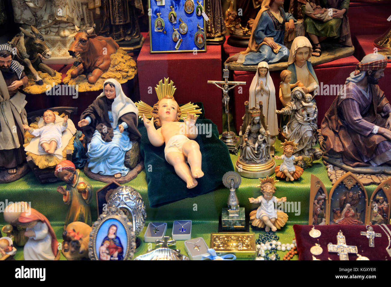Angel Perez Neffen shop religiöse Gegenstände, Calle Postas, Stadtzentrum Madrid, Spanien Stockfoto