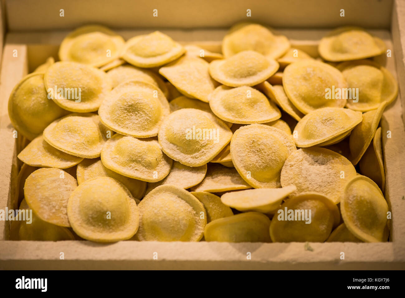 Italienische gefroren ravioli Pasta - zubereitete Speisen Zutaten Stockfoto