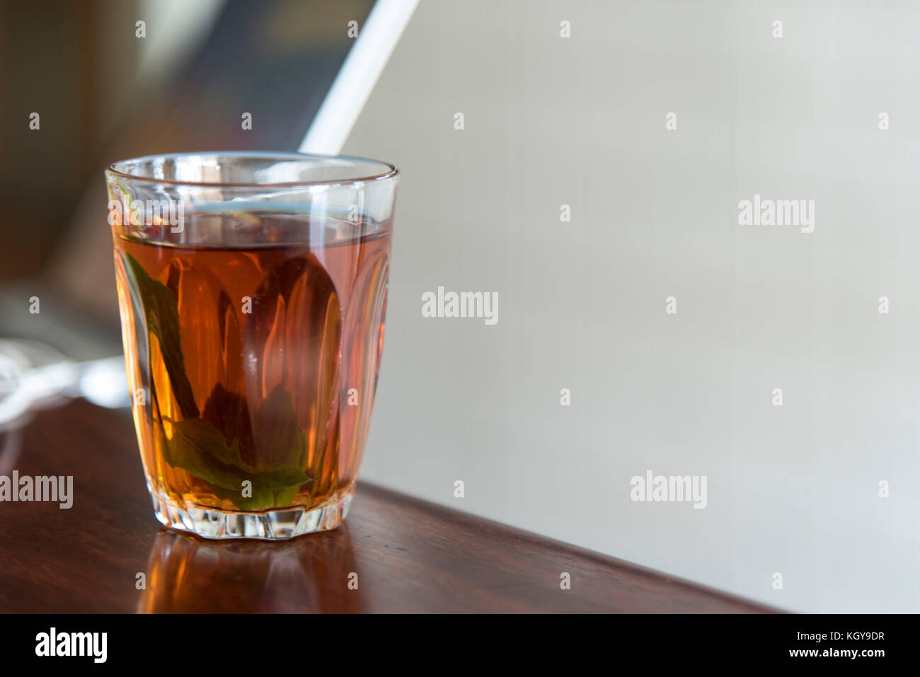 Arabisch Tee mit Minze Stockfoto