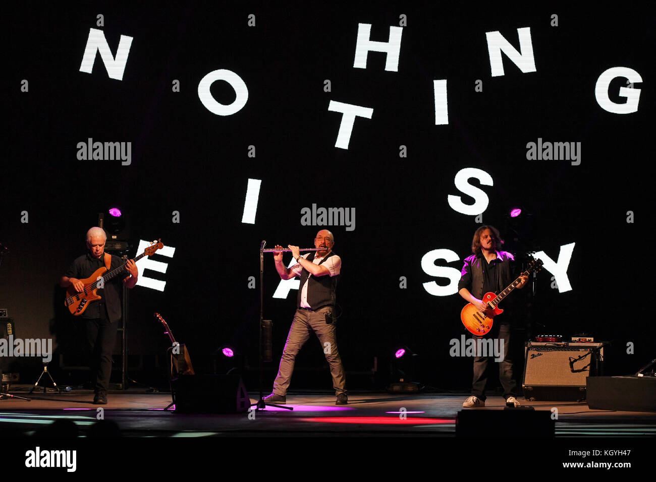 Boca Raton. 10 Nov, 2017. Jethro Tull an der Mizner Park Amphitheater am 10. November 2017 durchführen, in Boca Raton, Florida. Quelle: MPI04/Medien Punch/Alamy leben Nachrichten Stockfoto