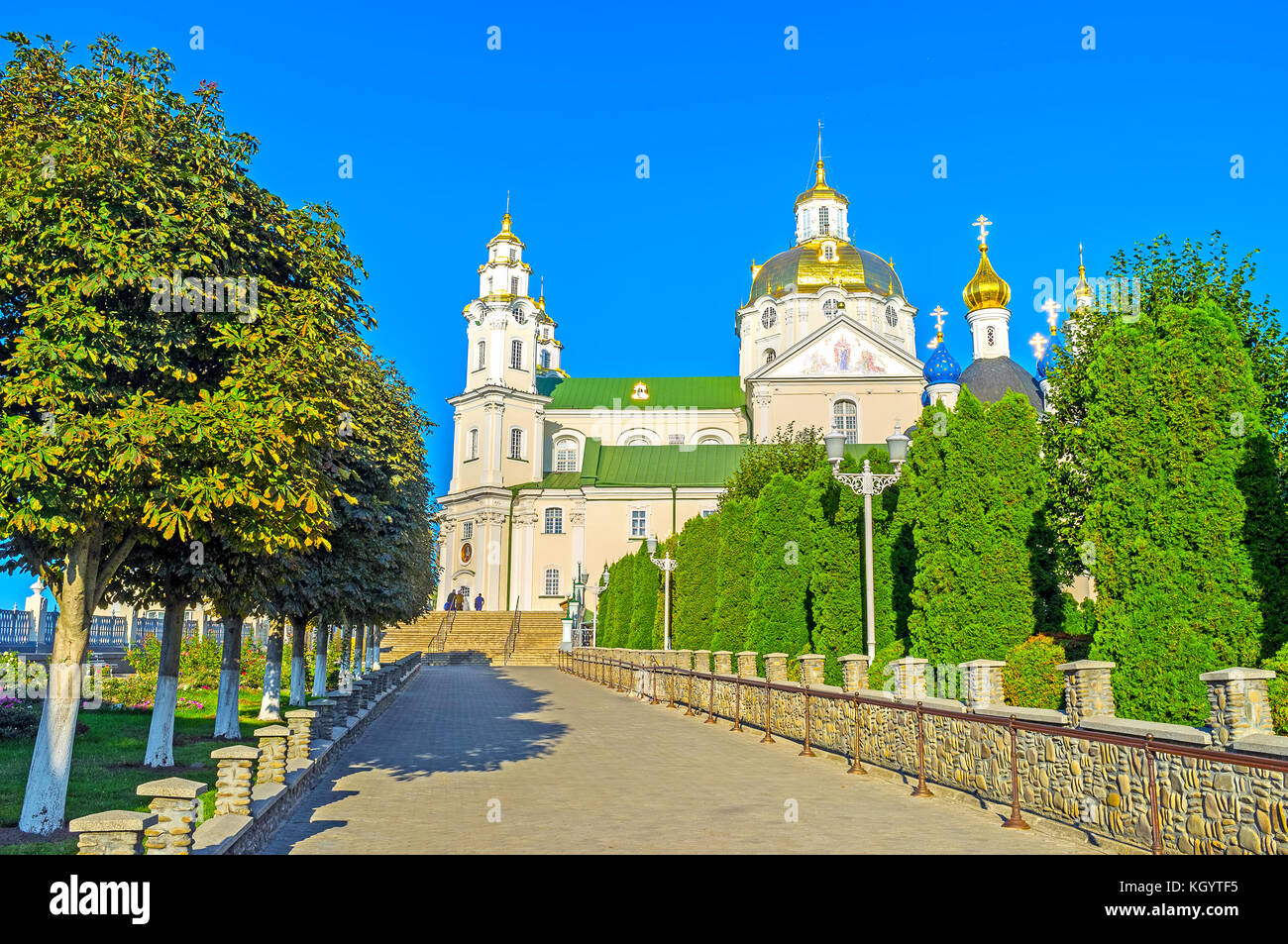 Eindrucksvolle Heilige Mariä-Entschlafen Kathedrale von pochaev lavra ist einer der schönsten orthodoxen Kirchen in der Ukraine. Stockfoto