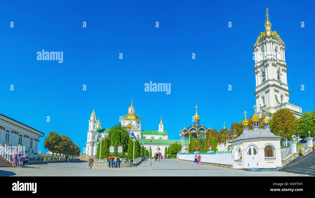 Pochayiv, Ukraine 30. August 2017 Panoramablick auf Ensemble von