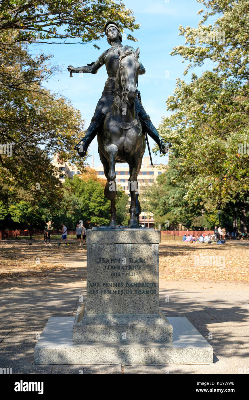 Bronzestatue Jeanne d'Arc, Skulptur von Paul Dubois, Meridian Hill Park, Columbia Heights, Washington, D.C., Vereinigte Staaten von Amerika Stockfoto