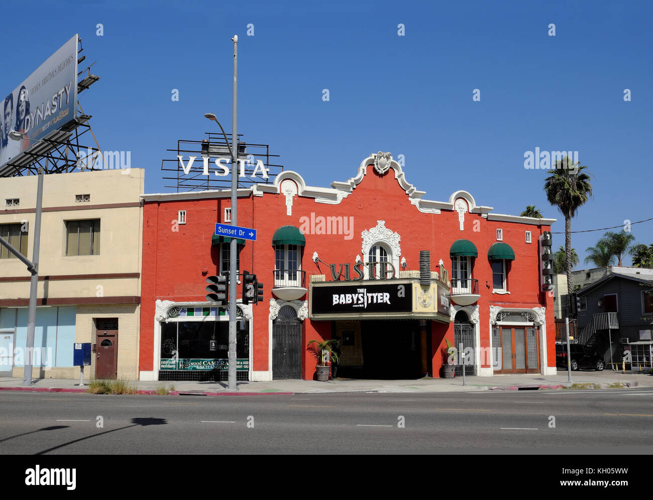 Babysitter film Zeichen außerhalb des historischen Vista Theater Cinema Gebäude auf dem Hollywood und dem Sunset Boulevard, Kalifornien, USA KATHY DEWITT Stockfoto