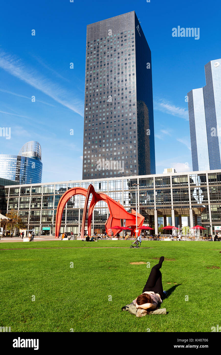 HAUTS DE SEINE (92), PUTEAUX, LA DEFENSE. LE PARVIS // Frankreich. HAUTS DE SEINE (92), PUTEAUX, LA DEFENSE. PARVIS Stockfoto