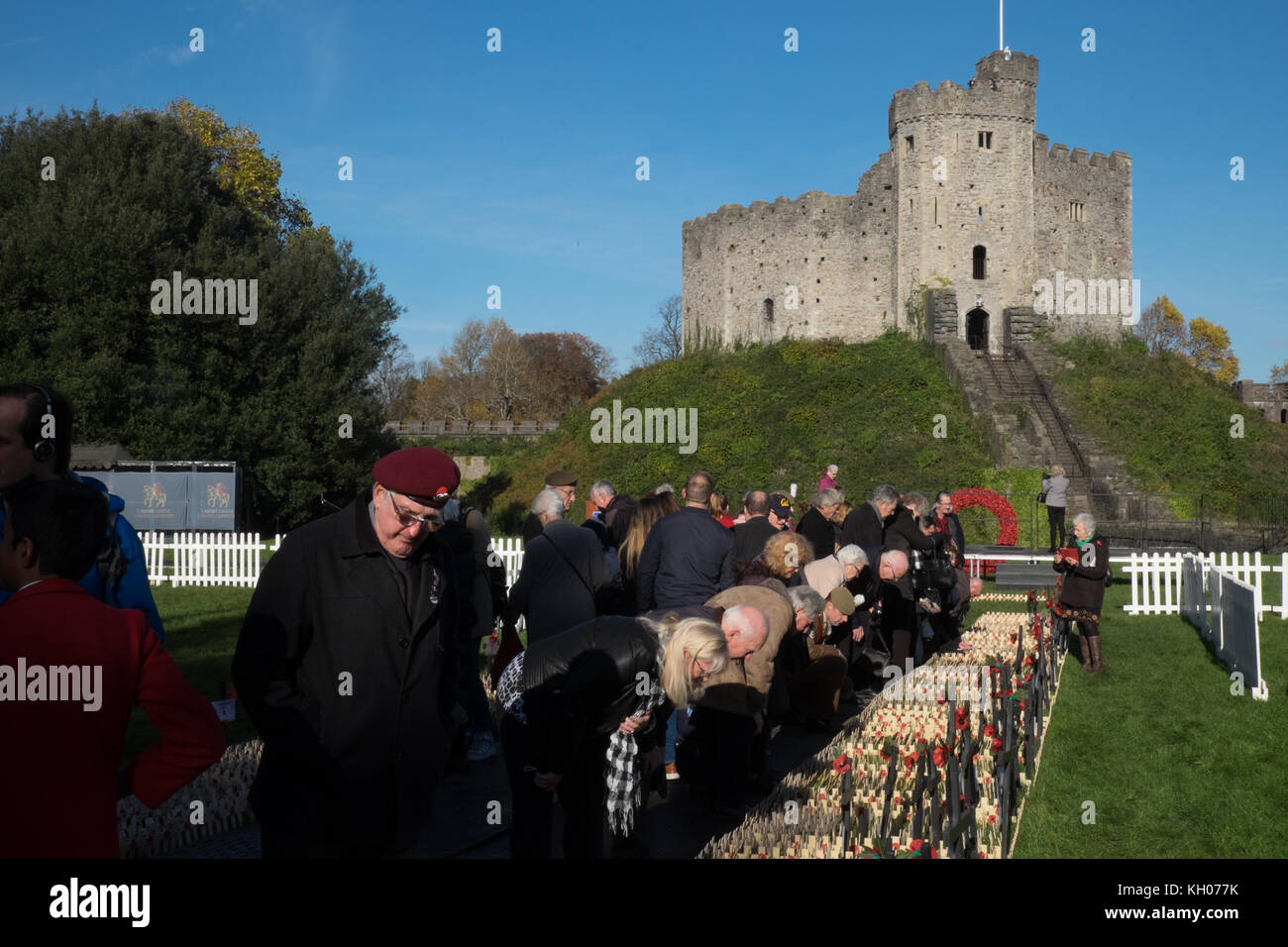 Die Royal British Legion Bereich der Trauerfeier gehalten an das Schloss von Cardiff, Cardiff, Wales, UK, auf einem sonnigen blauen Himmel aber kühlen Morgen. Stockfoto