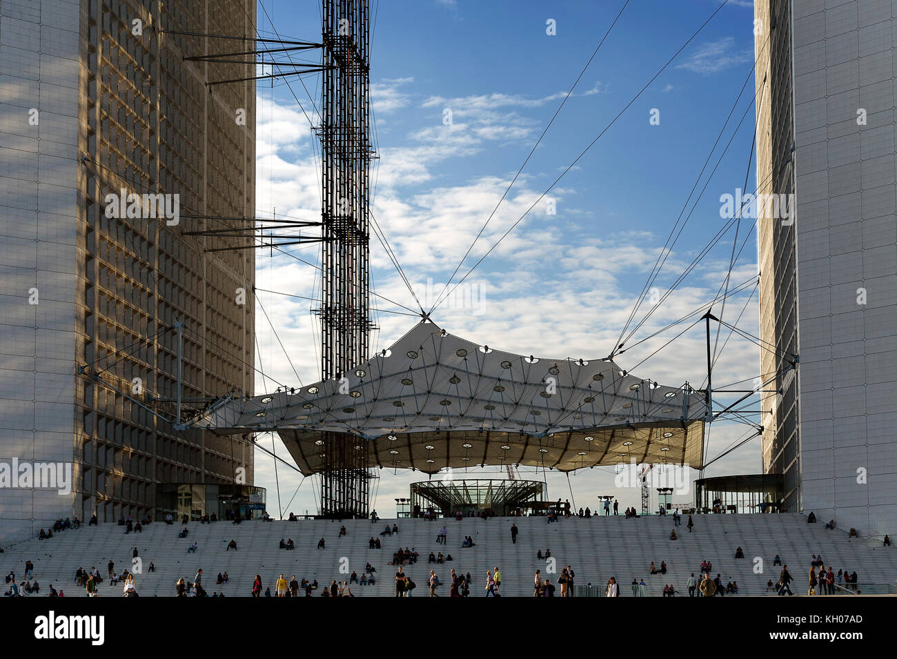 HAUTS DE SEINE (92), PUTEAUX, LA DEFENSE. ARCHE // Frankreich. HAUTS DE SEINE (92), PUTEAUX, LA DEFENSE. ARCH Stockfoto