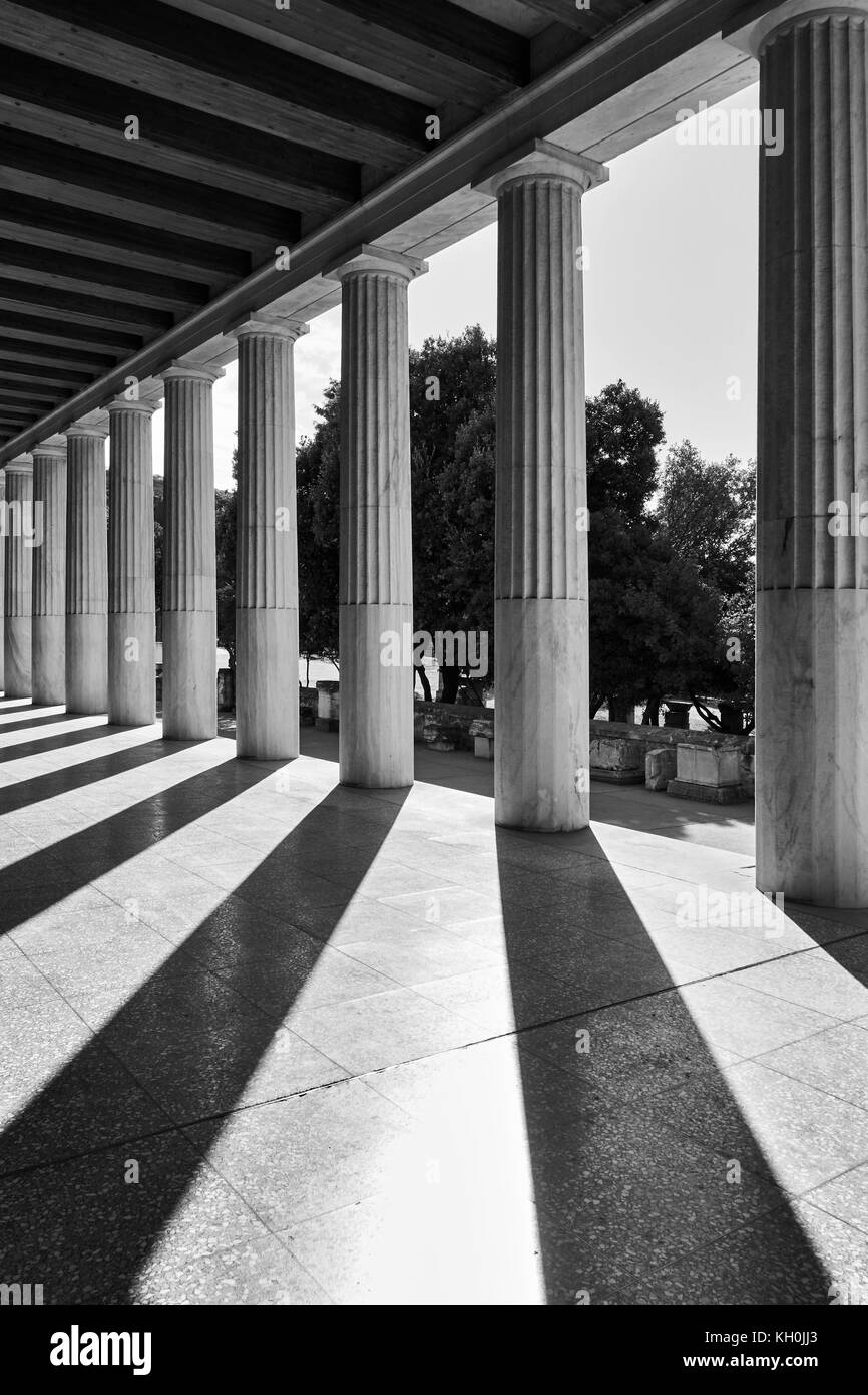 Perspektive der klassischen Säulen, Athen, Griechenland Stockfoto