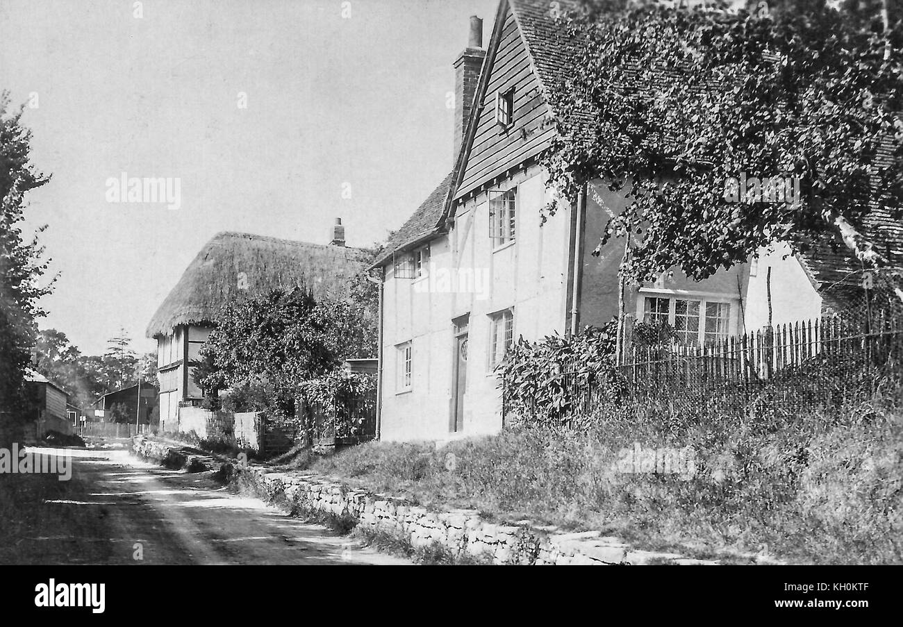Szene aus harwell Dorf in der Nähe von didcot in oxforshire uk zeigt historischen Straßen, Gebäude und manchmal Leute. schwarz-weiss Bilder. Stockfoto