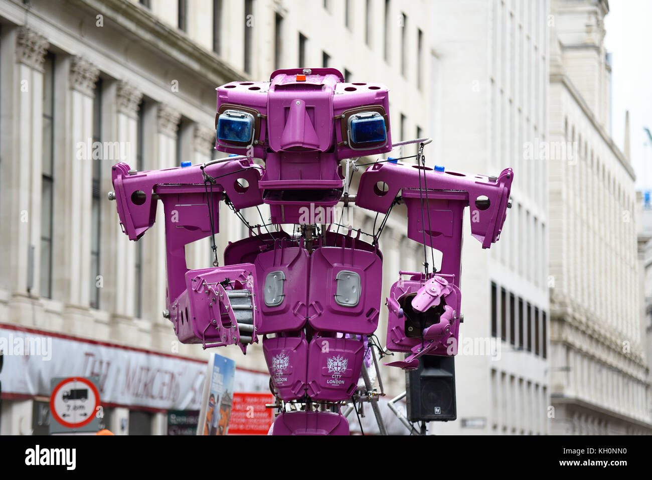 BinBot an Oberbürgermeister zeigen in der Londoner City Stockfoto