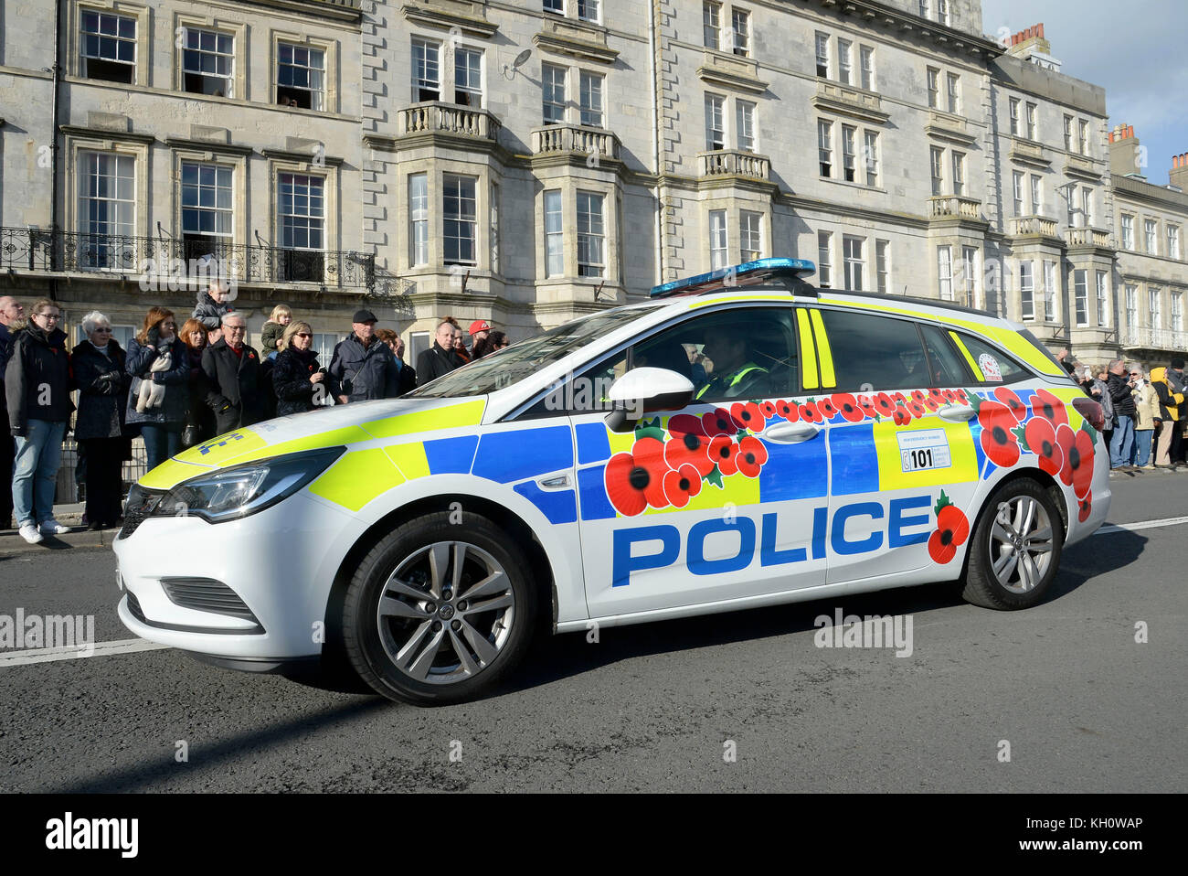 Poppy branded Polizei Auto am Tag der Erinnerung, Dorchester, Dorset, uk Credit: finnbarr Webster/alamy leben Nachrichten Stockfoto