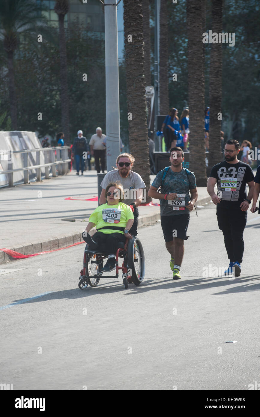 Beirut, Libanon, 12 Nov, 2017 körperlich behinderte Menschen in die Blom Bank Beirut Marathon Beirut Libanon Kreditkarte teilnehmen: Mohamad Itani/Alamy leben Nachrichten Stockfoto