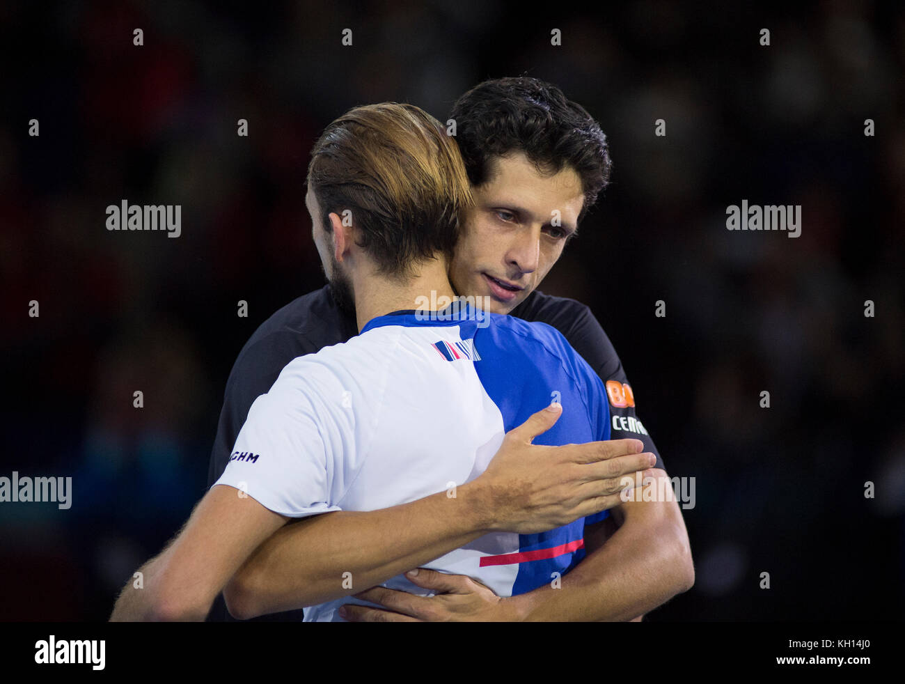 O2, London, Großbritannien. 13. November 2017. Lukasz Kubot und Marcelo Melo beenden diese Saison als Doppelteam auf Platz 1 der Weltrangliste und werden auf dem Platz mit dem ATP World Tour No1 Doubles Team präsentiert, das von Emirates präsentiert wird. Quelle: Malcolm Park/Alamy Live News. Stockfoto