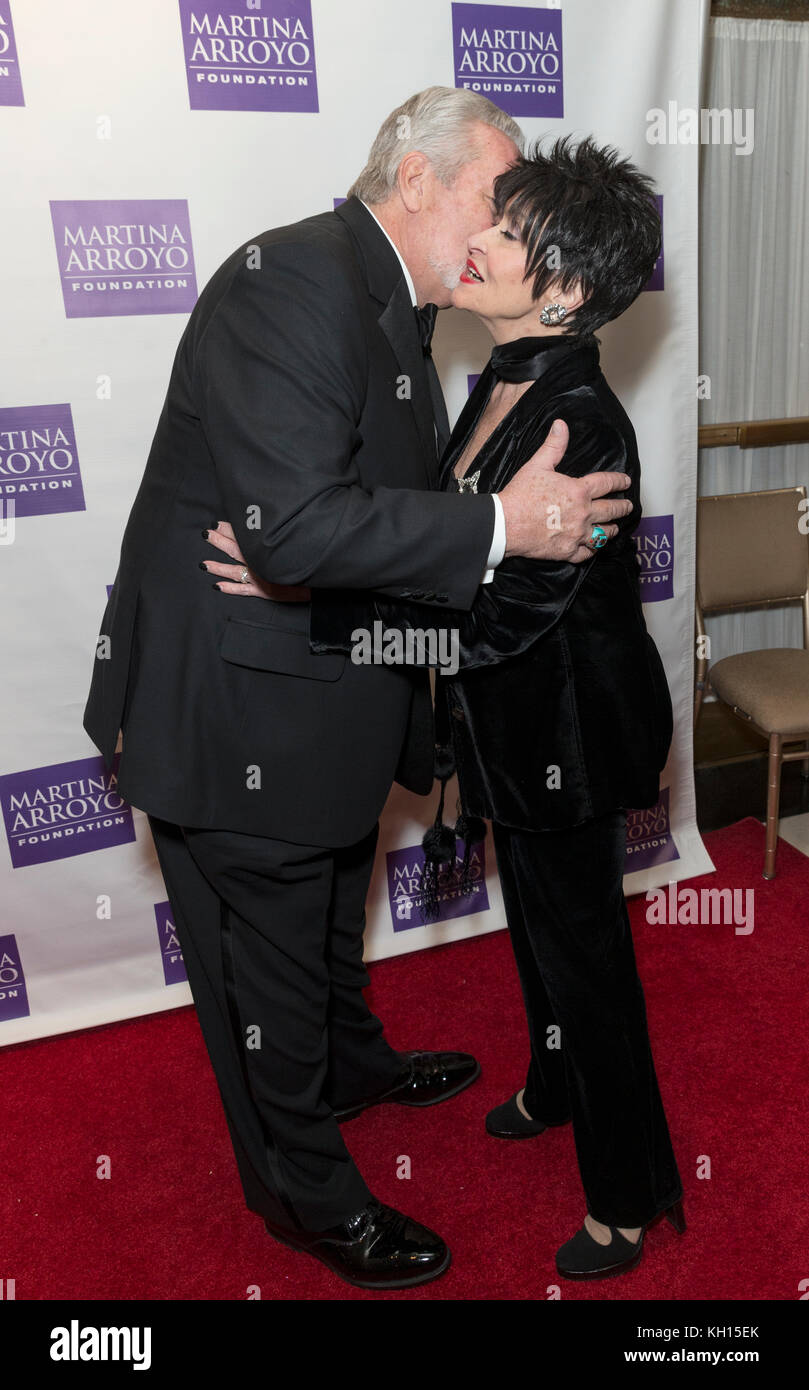New York, Usa. November 2017. New York, NY - 13. November 2017: James Morris, Chita Rivera nimmt an der Gala der Martina Arroyo Foundation 2017 im JW Marriott Essex House Teil Stockfoto