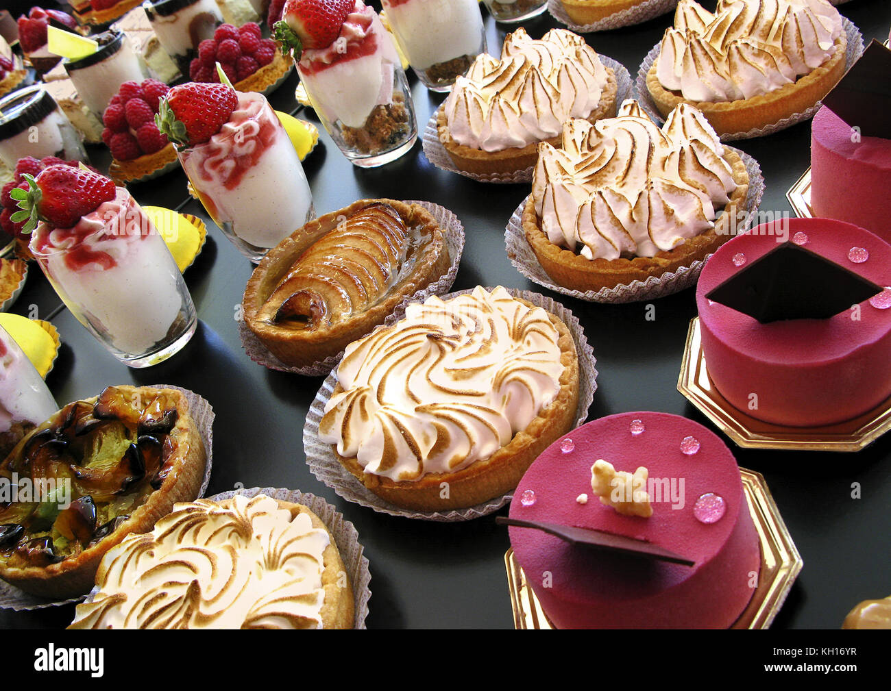 Gebäck und Desserts auf eine Bäckerei Abschaltdruck Stockfoto