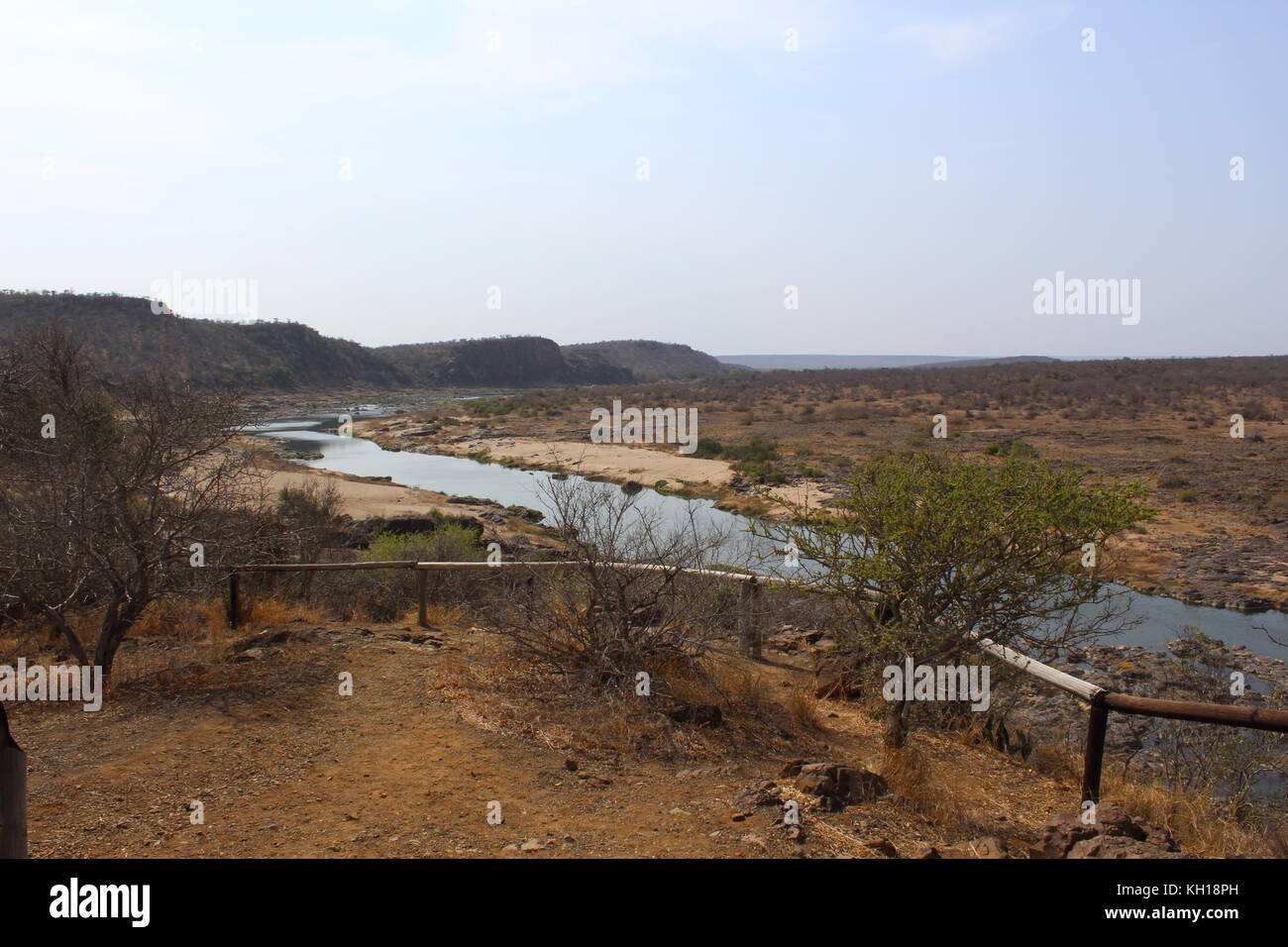 Kruger Park Savanne River Bush Sicht Stockfoto