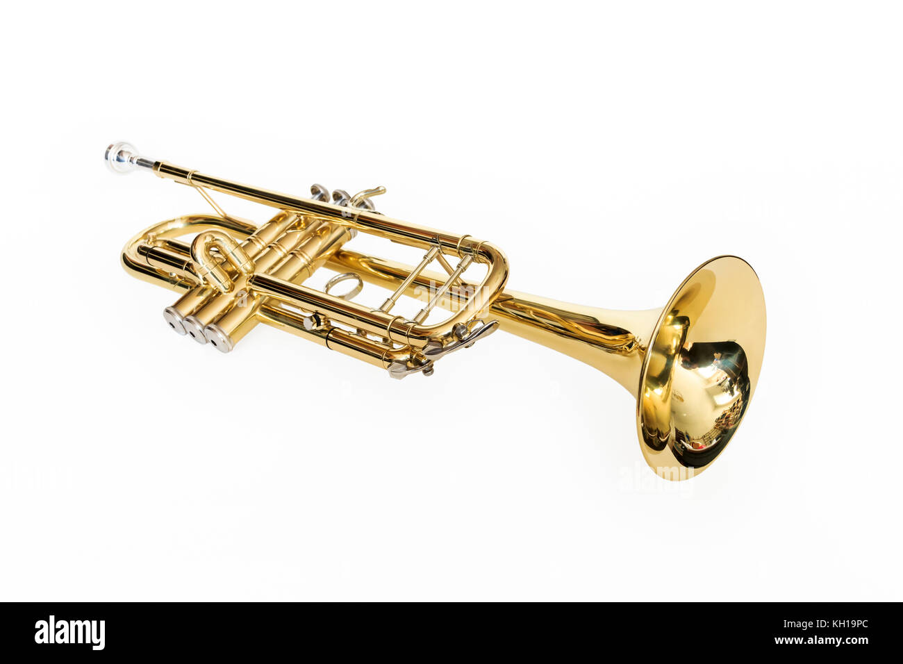 Ein gold lackiert Bb Trompete vor einem weißen Hintergrund Stockfoto