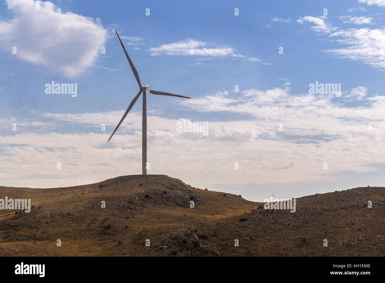 Hohen Hügel Landschaft mit Windkraftanlagen Strom Energie für das Leben Stockfoto