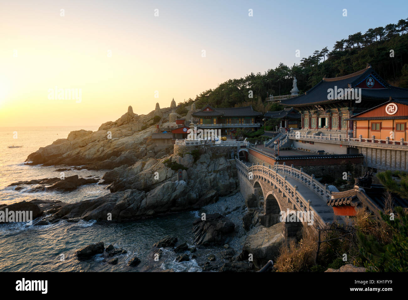 Haedong yonggungsa Tempel in Morgen in Busan, Südkorea. Stockfoto