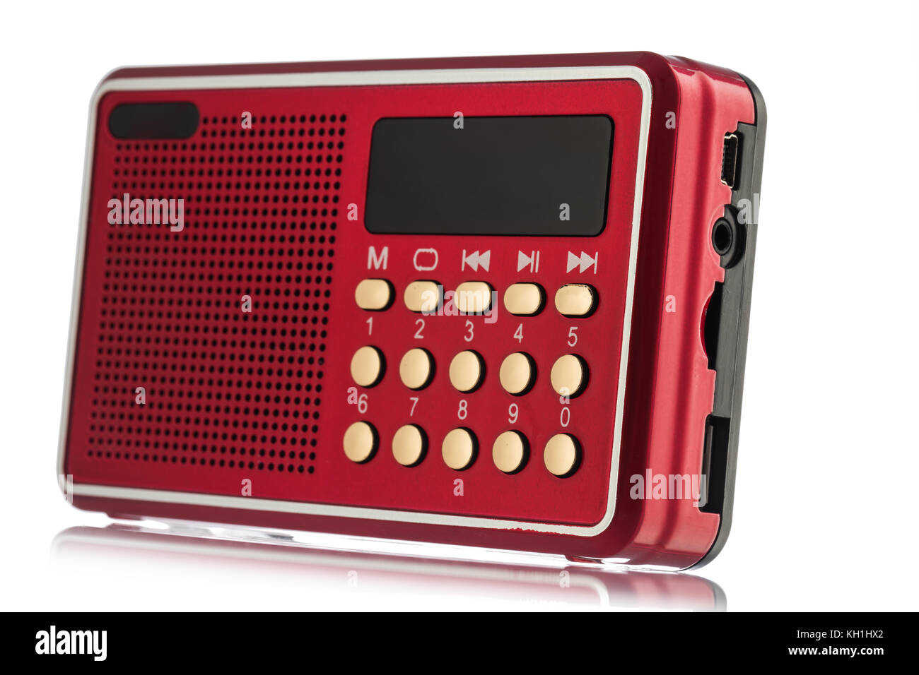 Retro altes Radio isoliert auf weißem Stockfoto Retro altes Radio isoliert auf weißem Stockfoto